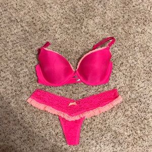 VS - matching bra (36C)/thong (OS) - never worn